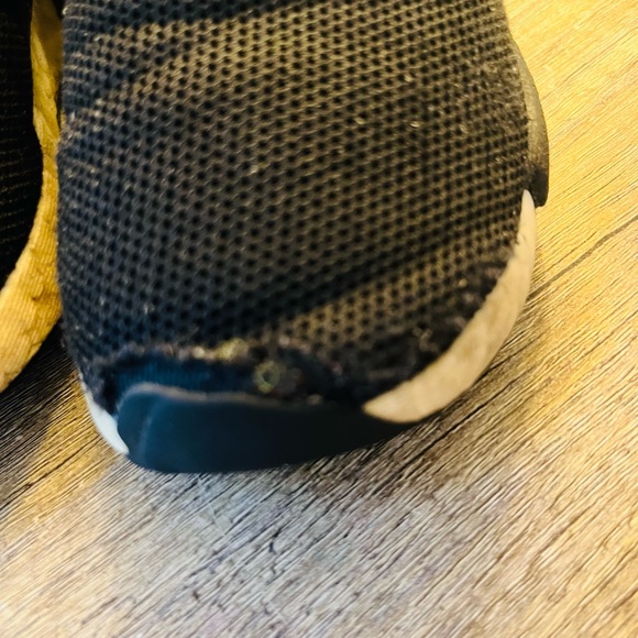 Boys adidas running shoes - Picture 4 of 10